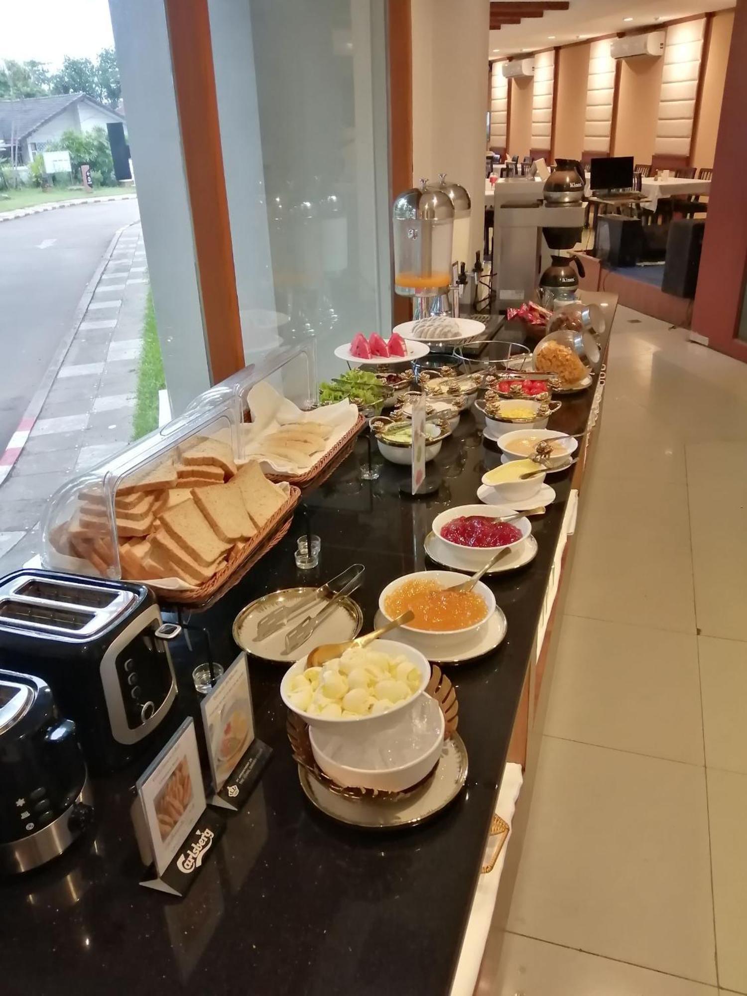 President Hotel Udonthani Экстерьер фото